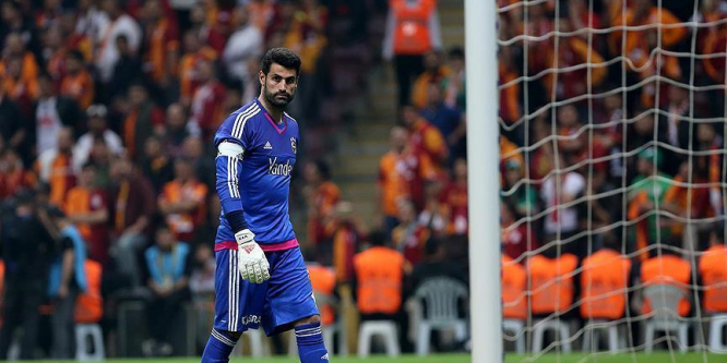 Volkan Demirel Fenerbahçe'de kaldı