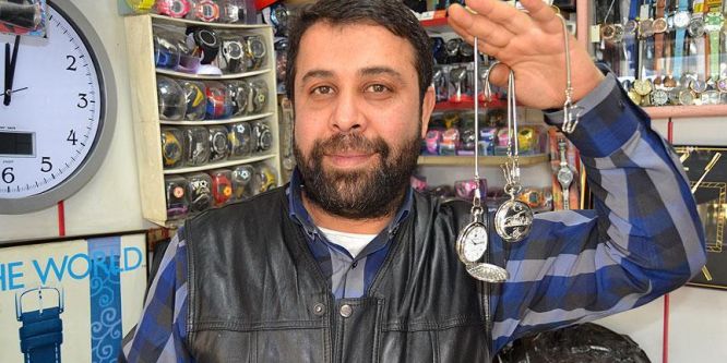 Köstekli saatler zamana karşı direniyor