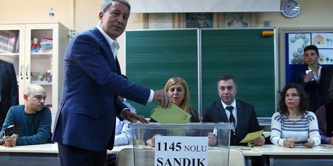 Hulusi Akar oyunu kullandı