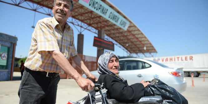 Suriyeli sığınmacıların Türkiye'ye dönüşleri sürüyor