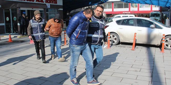 Oğluna ev almak için bankadan çektiği parayı çaldılar