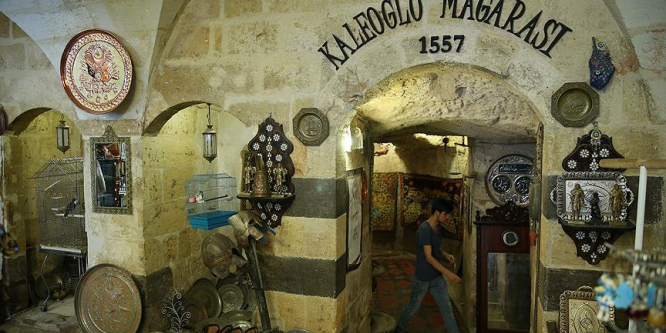 Havanın sıcaklığını unutturan mağara kafe