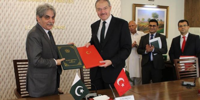 Türkiye'den Pakistan'a 10 milyon dolar yardım
