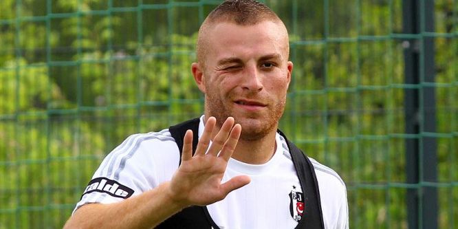 Yıldız futbolcu Beşiktaş'a dönüyor