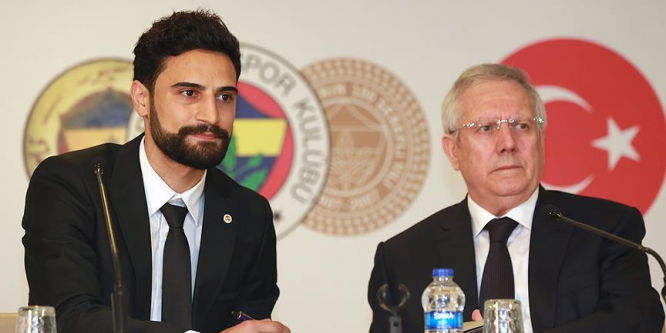 Mehmet Ekici resmen Fenerbahçe'de