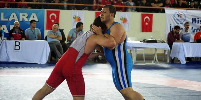 Kilolarından kurtulmak isterken güreşçi oldu