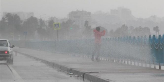Antalya'da kuvvetli sağanak uyarısı