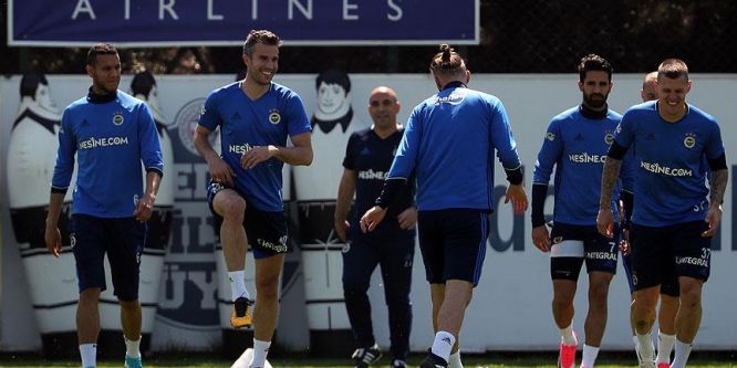 Fenerbahçe'de hedef derbileri namağlup bitirmek