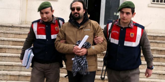 Yunanistan'a kaçarken yakalanan eski TRT spikeri tutuklandı