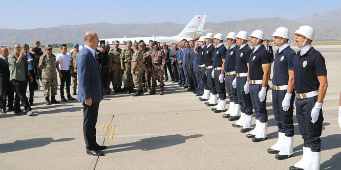 İçişleri Bakanı Soylu Çukurca'da güvenlik yolunu inceledi