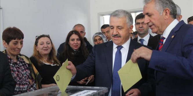 Bakan Arslan: Milletimizin kararı başımız gözümüz üstüne
