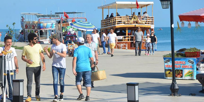 'Mutlu Şehir' bayramda nüfusunun 5 katı turist ağırladı