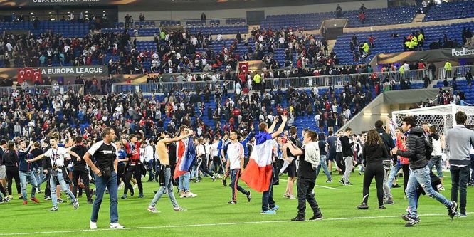 Lyon, Beşiktaşlı taraftarları suçladı