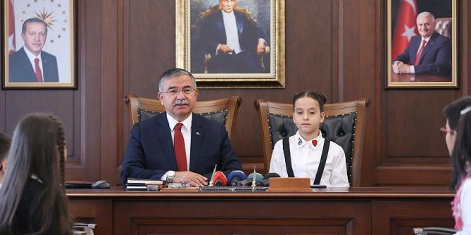 ''Üniversiteye giriş tek sınav üzerinden olmamalı''