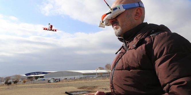 Aksaraylı ayakkabıcı 'toplama drone' yaptı