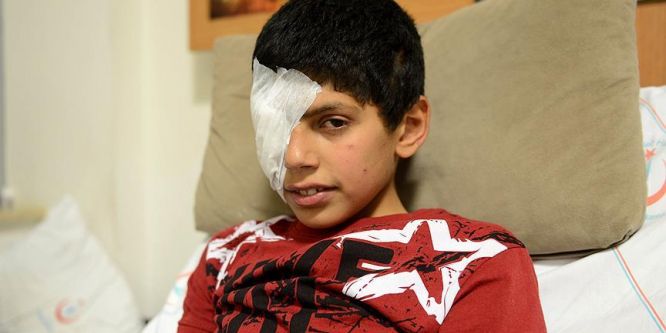 Yaşama tutundu ama babasını kaybettiğini bilmiyor