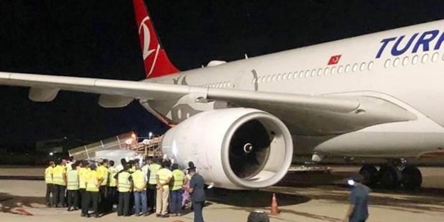 THY kargo uçağına konteyner çarptı