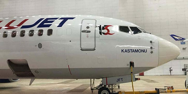 THY'den AnadoluJet uçağına 15 Temmuz logosu