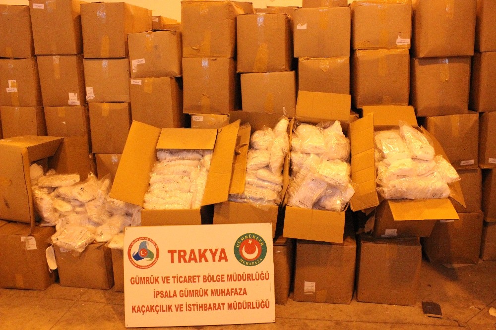 Tıbbi koruyucu malzeme kaçakçılığına geçit verilmedi 
