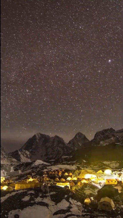 Tibet’te muhteşem gece manzarası 