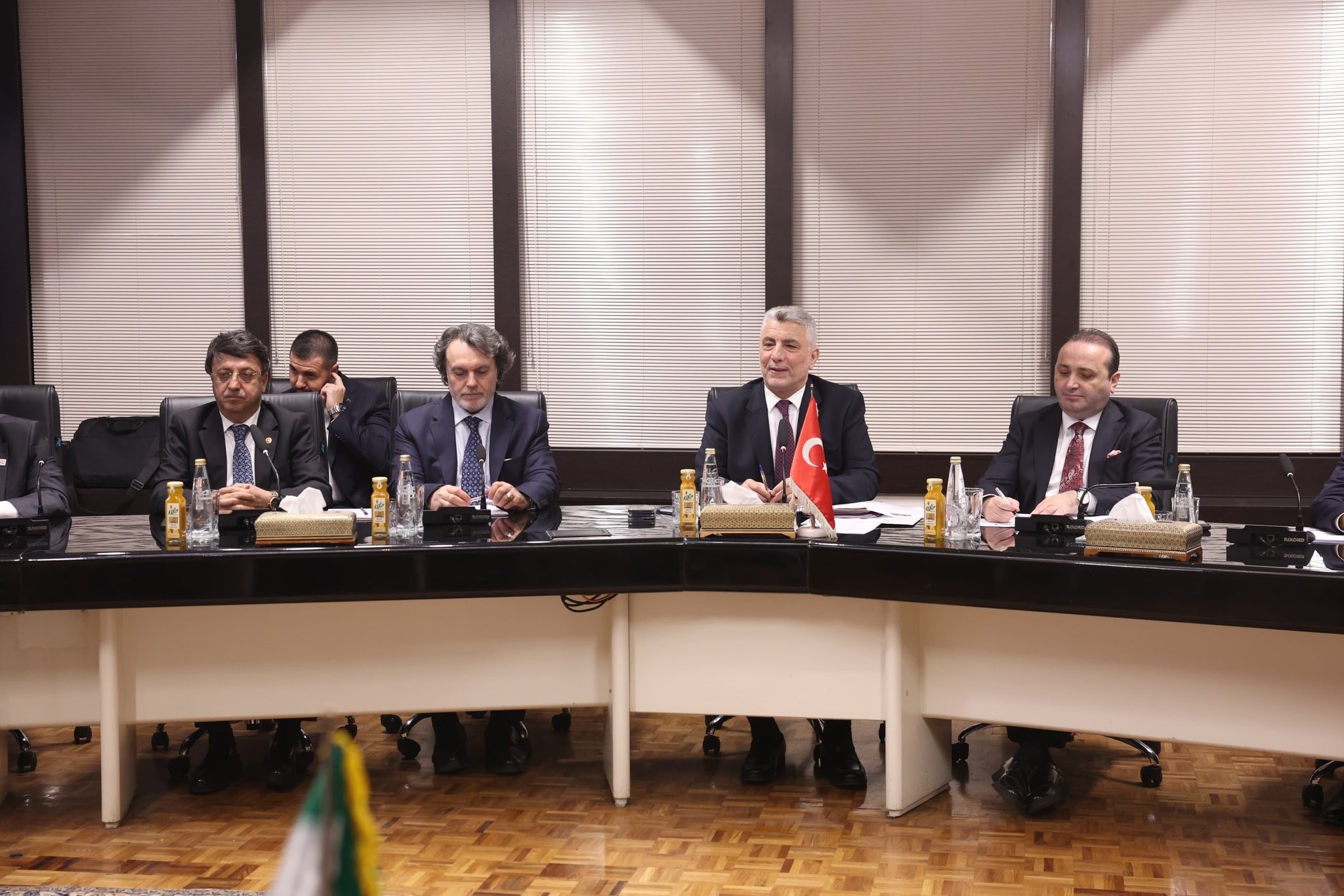 Ticaret Bakanı Ömer Bolat’tan önemli temas!