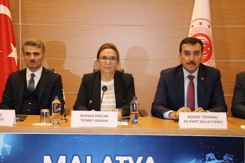 Ticaret Bakanı Pekcan iş insanlarıyla buluştu 