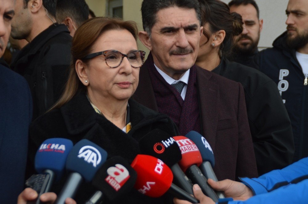 Ticaret Bakanı Ruhsar Pekcan, Doğubeyazıt’ta yaralıları ziyaret etti 
