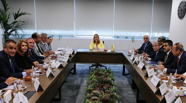 Ticaret Bakanı Ruhsar Pekcan İSO heyeti ile görüştü
