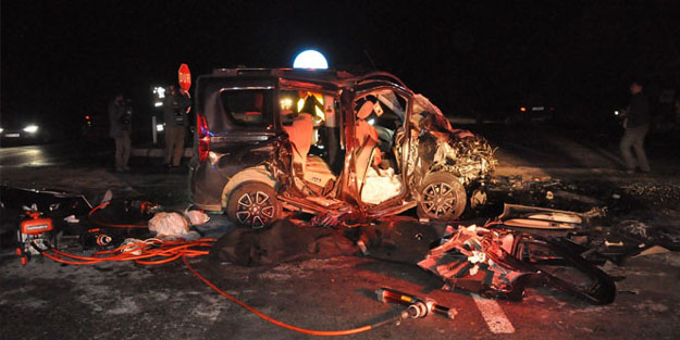 Uşak'ta katliam gibi kaza