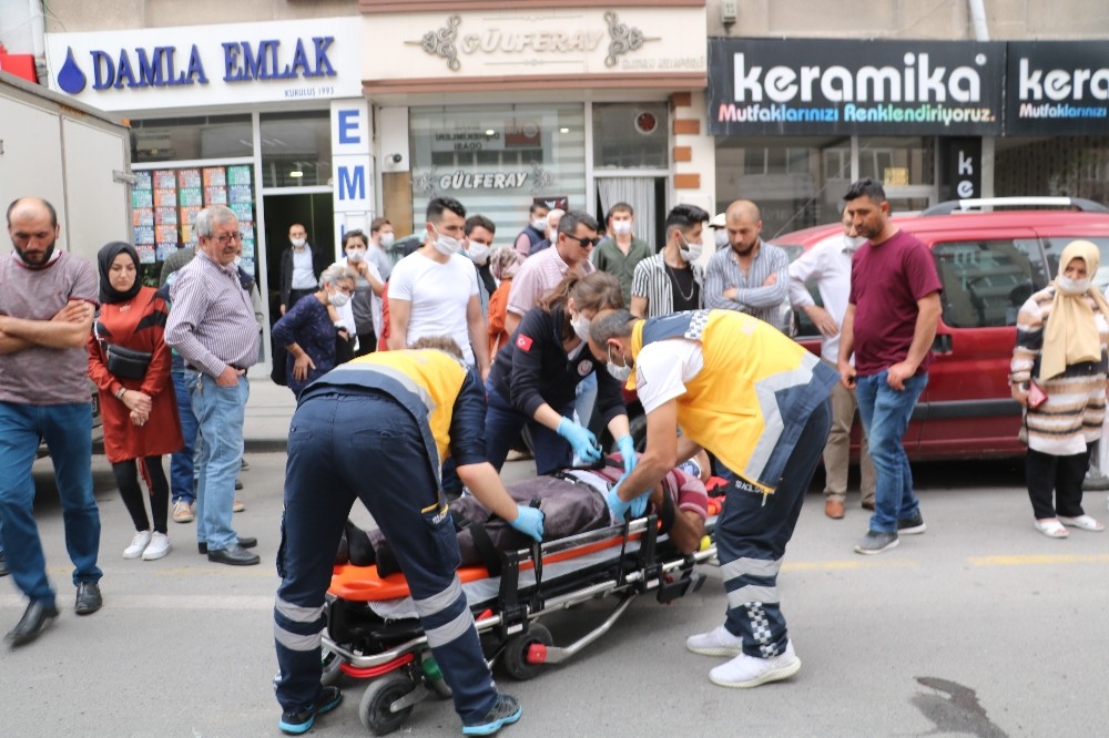 Ticari taksinin çarptığı yaşlı adam yaralandı 