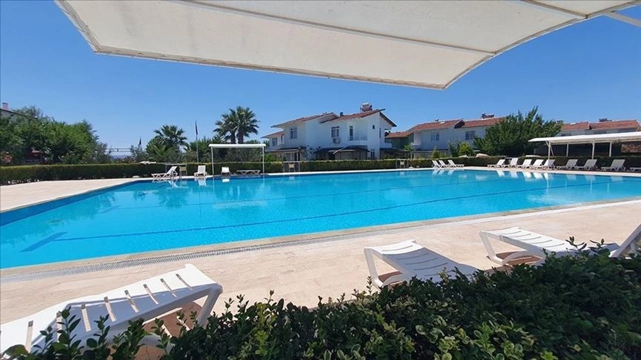 TİHEK’ten çocukları “tesettürlü mayo”yla havuza almayan siteye ceza