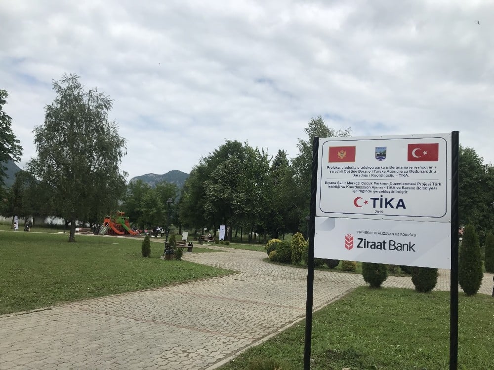 TİKA Karadağ’da oyun parkı ve yeşil alan kurdu 