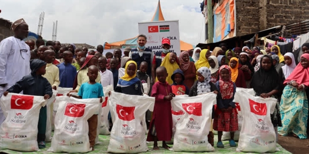 TİKA'dan Kenya'da gıda ve hijyen malzemesi yardımı
