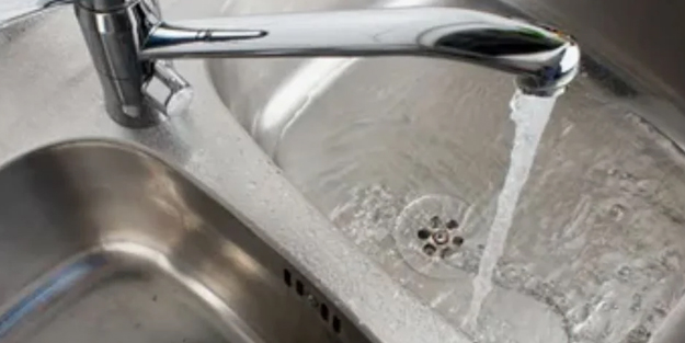 Tıkanmış, yağlanmış lavaboları açmak için savaş veren 3 yöntemin katkısı çok: ilişkin hazırlığı