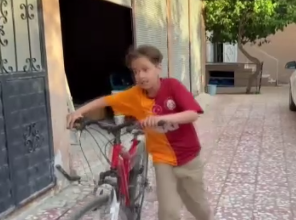 Tiktok az kalsın öldürüyordu! Yaptığına bin pişman oldu Kameralar o anı saniye saniye kaydetti