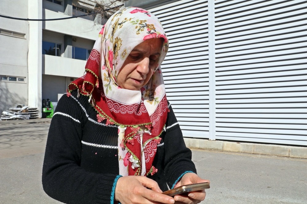 Tiktoker’ı ‘reklam filminde oynatacağız’ deyip darp ettiler 