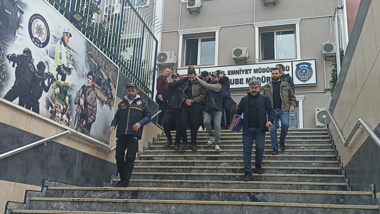 TikTok'ta kavga ve tehdit içerikli canlı yayın yapan 10 kişi adliyeye sevk edildi