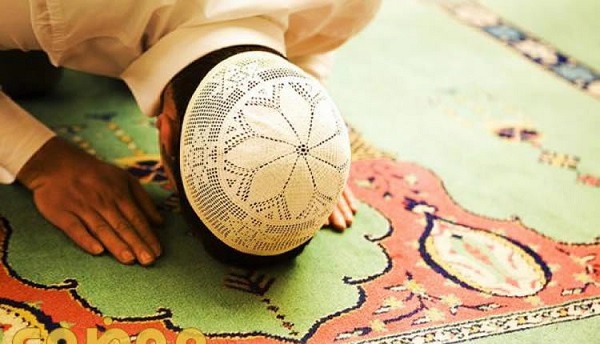 Tilavet secdesi ne nasıl yapılır? Tilavet secdesinde okunan dualar