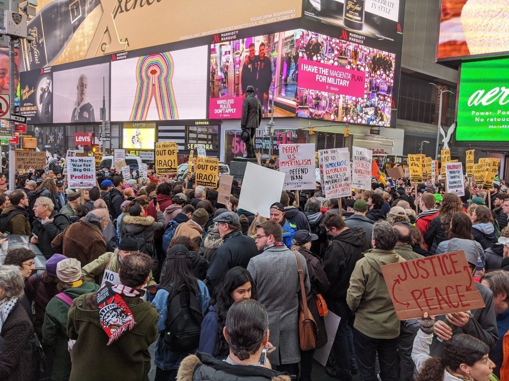 Times Meydanı’nda savaş karşıtı protesto 