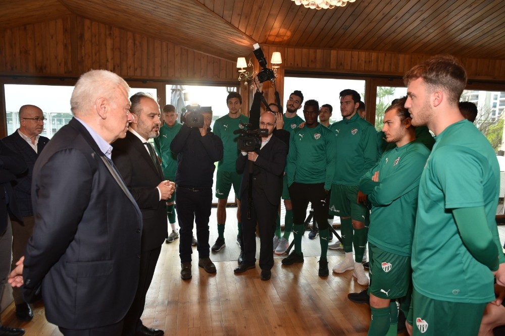 Timsah’a Başkan Aktaş morali 