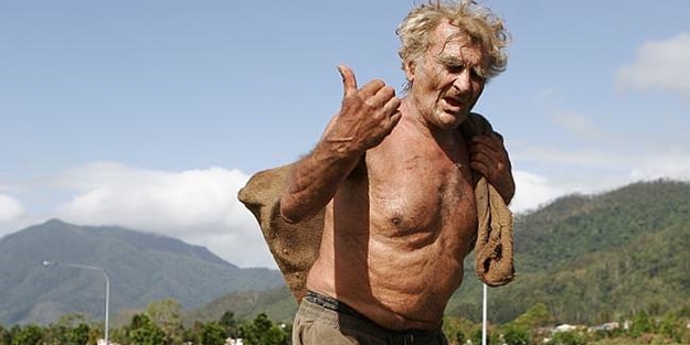 Timsahlarla beslenen 'gerçek hayat tarzanı' - FOTO