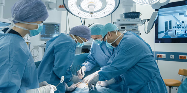 Tıp tarihinde ilk! Anne karnındaki bebeğe beyin ameliyatı yapıldı