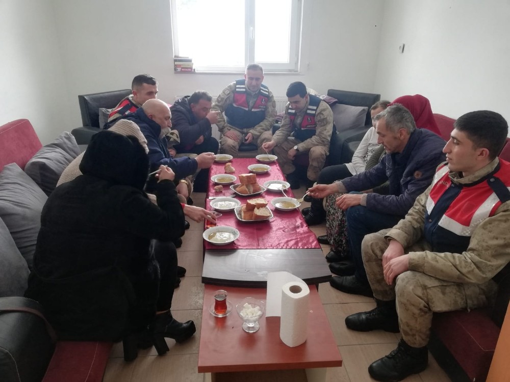 Tipide mahsur kalan 6 kişi kurtarıldı 