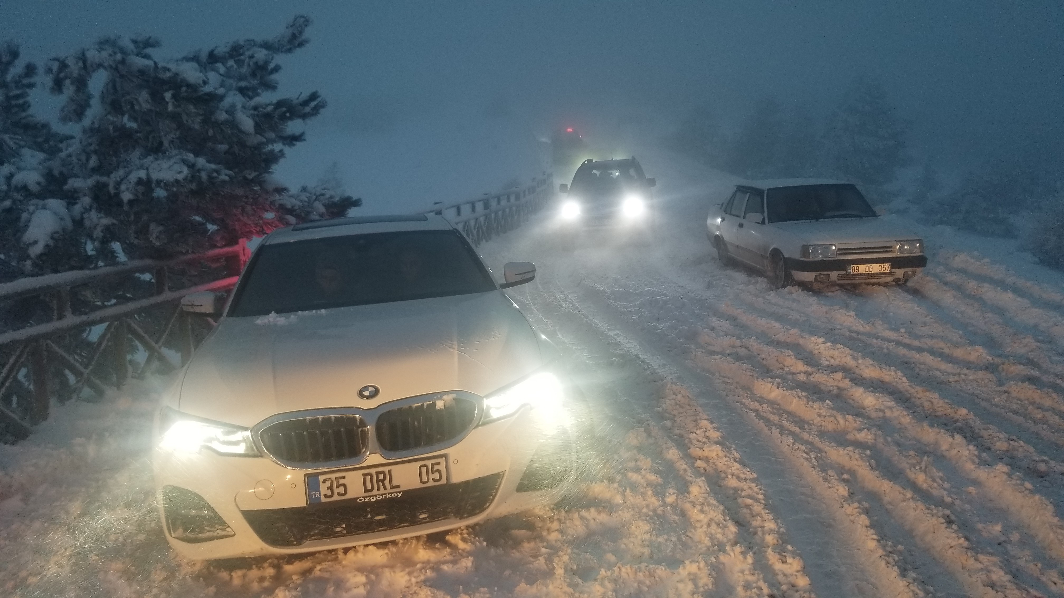 Tipide mahsur kalan ailelerin imdadına yetişen yetkililer uyardı: Gelmeyin!