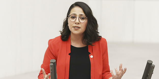 TİP'li Sera ahlaksızlıkta zirveyi yakaladı!