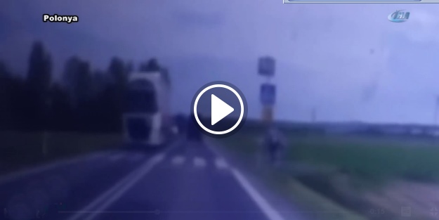 TIR bir aileyi ezdi!