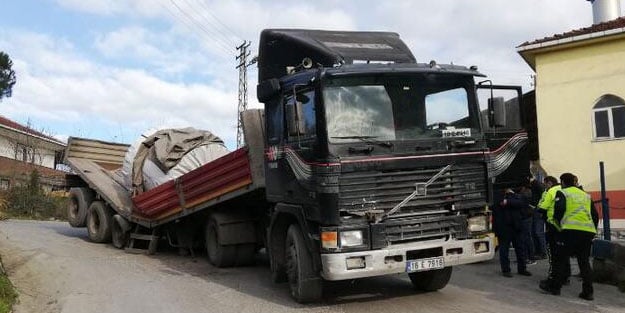 TIR dorsesi iki parçaya ayrıldı