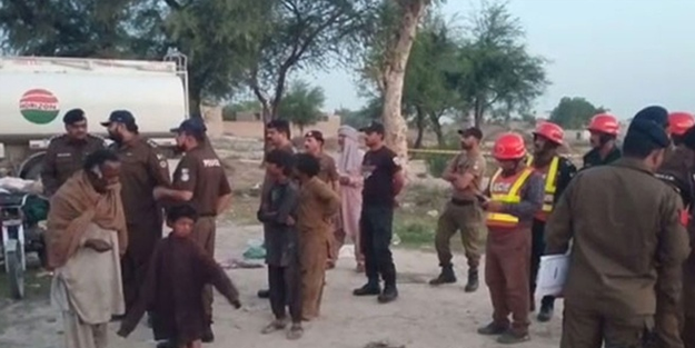 TIR gecekonduların arasına daldı: 7 ölü 4 yaralı