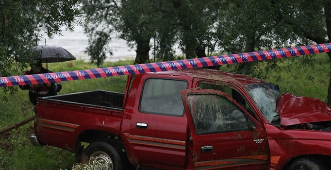 TIR ile çarpışan kamyonette can pazarı: 1 ölü, 5 yaralı