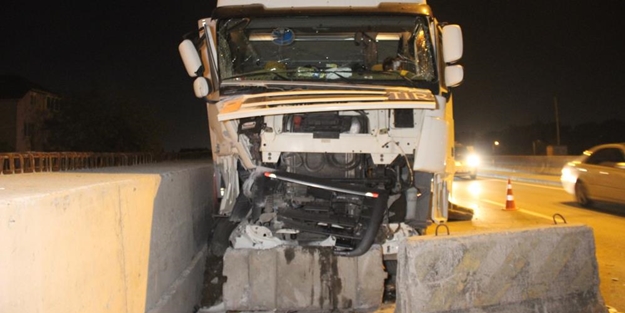 Tır kazası ucuz atlatıldı!